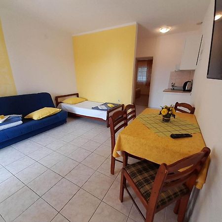 Apartments With A Parking Space Gradac, Makarska - 11332 Gradac  Szoba fotó
