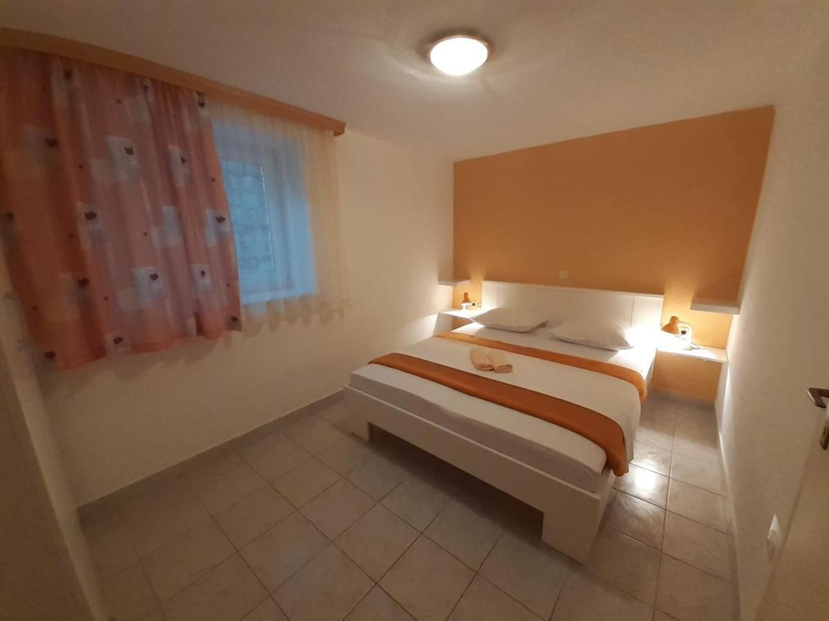 Apartments With A Parking Space Gradac, Makarska - 11332 Gradac  Kültér fotó